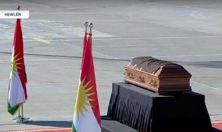 Ezidilerin Ruhani lideri Mir Tahsin Beg’in naaşı Kürdistan’da Mîr Tehsîn Beg'in naaşı resmi ve dini törenle karşılandı 