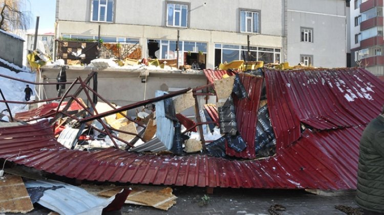 Bitlis'te Kafe terası çöktü: Ölü ve yaralılar var 
