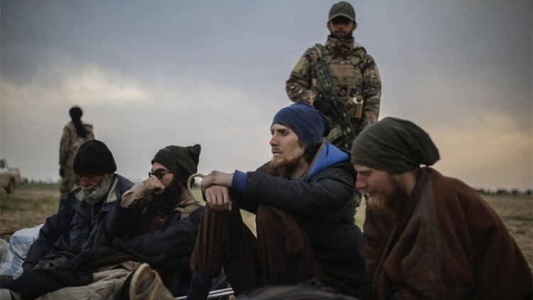 Bağoz'dan kaçmaya çalışan 400 IŞİD'li yakalandı
