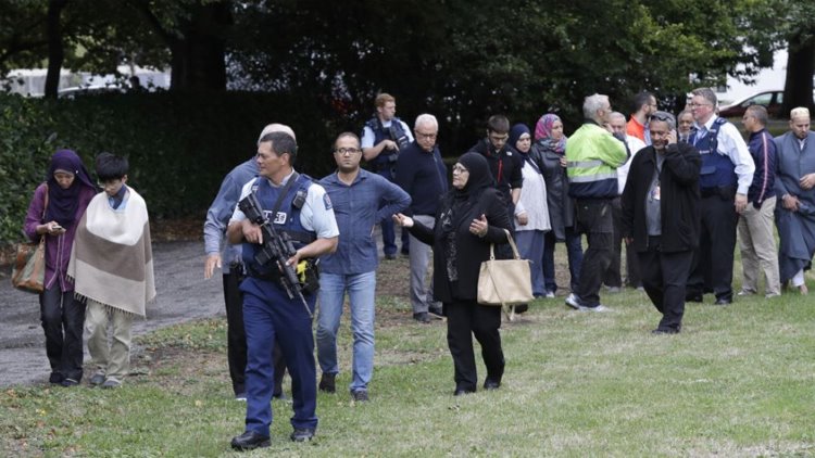 Yeni Zelanda'da Cuma namazı esnasında camilere saldırı: Ölü sayısı 49
