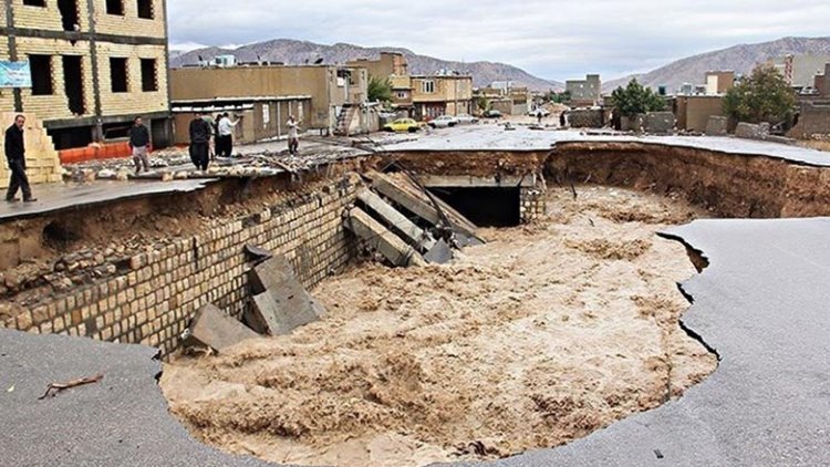 Doğu Kürdistan'da sel krizi: 6 kent tahliye edilecek