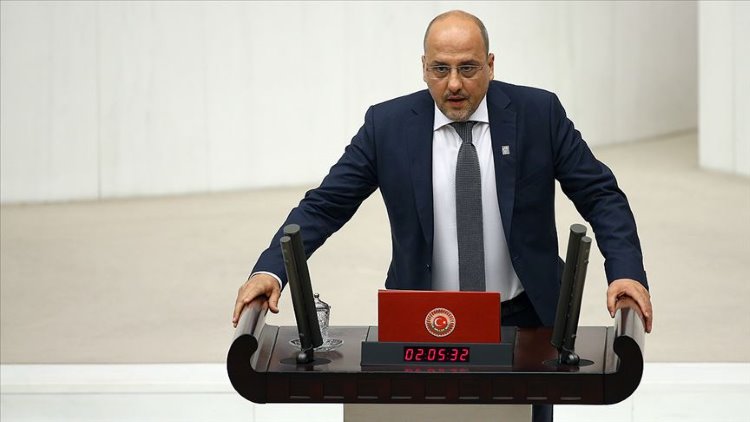 AKP’yi eleştiren HDP'li Ahmet Şık'a icra takibi başlatıldı