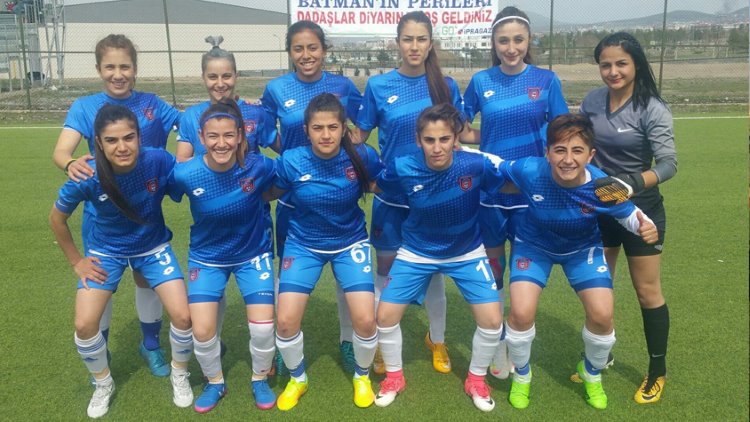 Futbolda Irkçılık: Batman'lı kadın futbolculara 'Kürtçe' sataşması