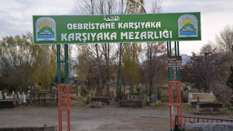 Tatvan'da mezarlıktaki Kürtçe tabela da kaldırıldı