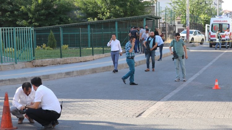 Diyarbakır'da Polis Merkezi'ne bombalı saldırı