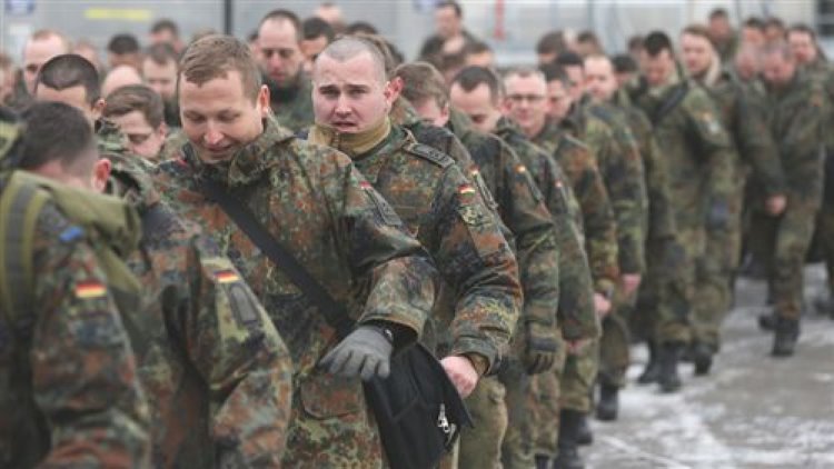 Almanya’da asker gönderme tartışması alevleniyor
