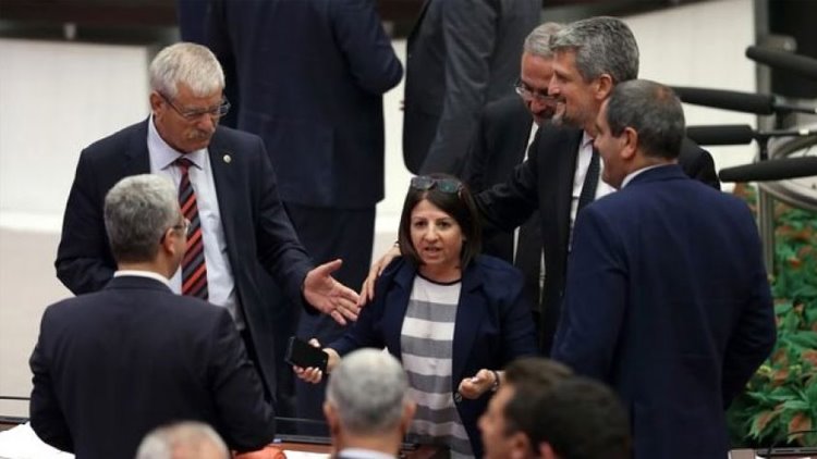 HDP'den İyi Parti'ye: Koltuklarınızda HDP'nin oylarıyla oturuyorsunuz!