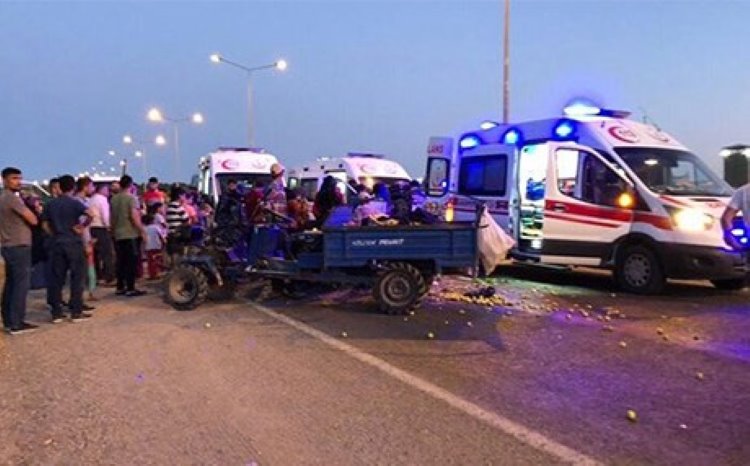 Siirt'te işçileri taşıyan araç devrildi: 13 yaralı 