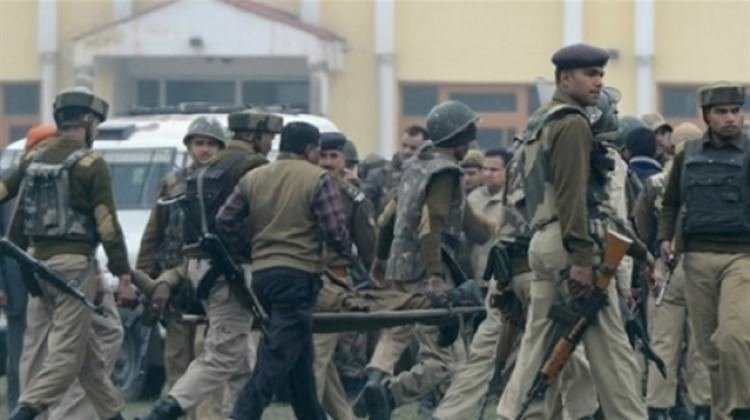 Pakistan ve Hindistan çatıştı Keşmir’de 6 Hintli asker öldürüldü