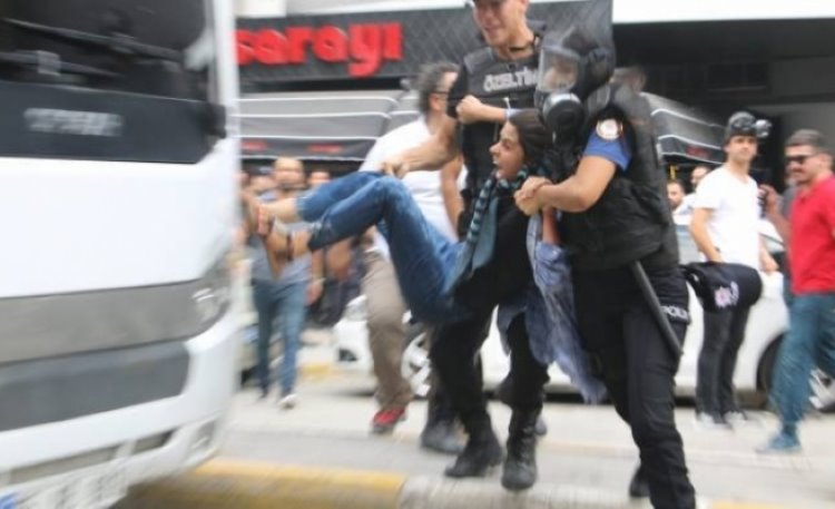 Van'da kayyum protestolarında 14 kişi gözaltına alındı