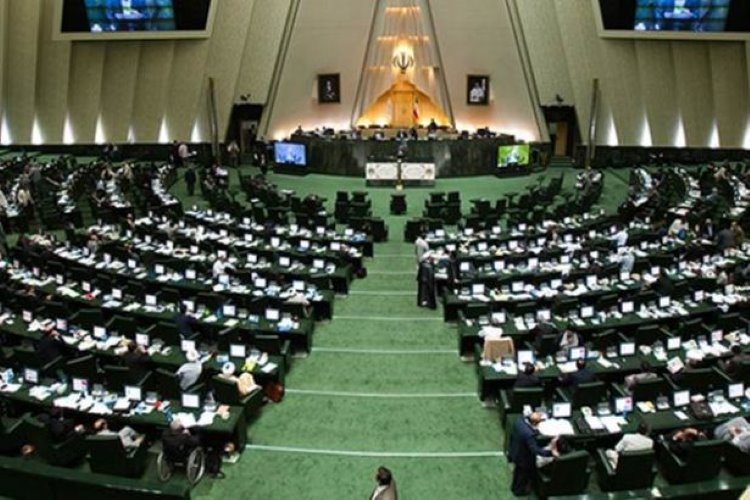 İran Parlamentosu Kürt kentinin eyalet olması teklifini reddetti 