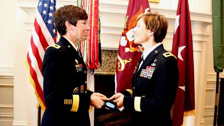 ABD ordusunda bir ilk: 2 kız kardeş general oldu