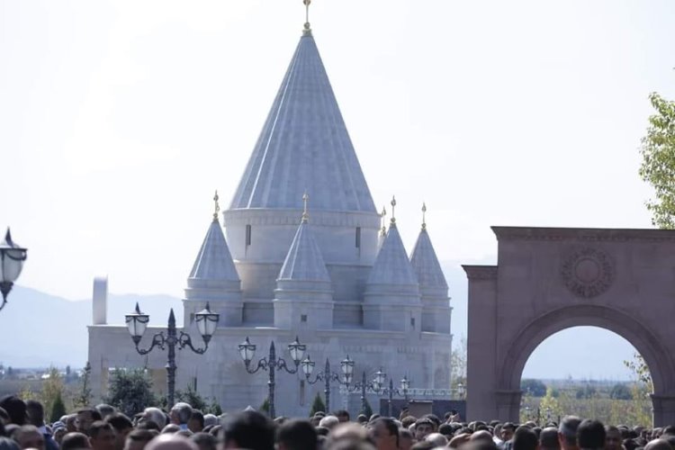 Ermenistan'da dünyanın en büyük Ezidi Tapınağının açılışı yapıldı