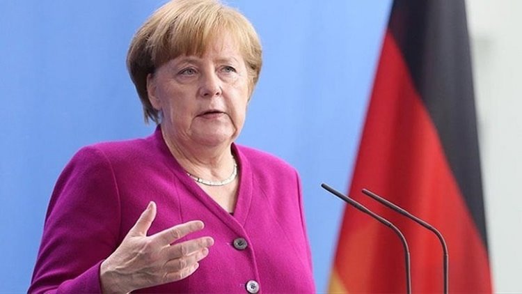 Merkel: Türkiye’yi Kürt ordusuna karşı operasyon için uyardım