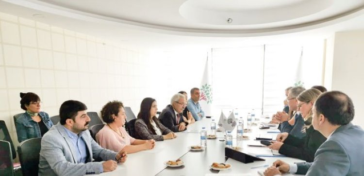 Avrupa Konseyi heyeti, görevden alınan HDP'li başkanlarla görüştü