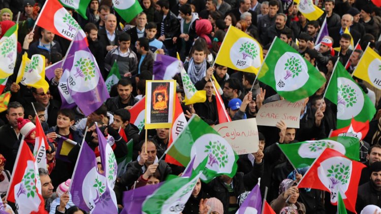 AK Parti'den 'Rojava Harekatı Anketi'nden HDP ayrıntısı