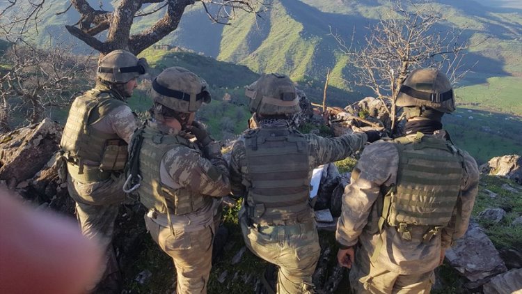 MSB: Hakurk'a hava destekli operasyonda 7 PKK'li hayatını kaybetti