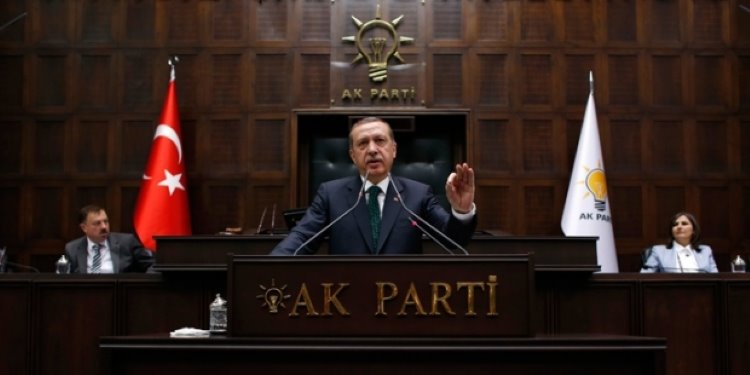 AKP'de ardı ardına yaşanan istifaların perde arkasında ne var?