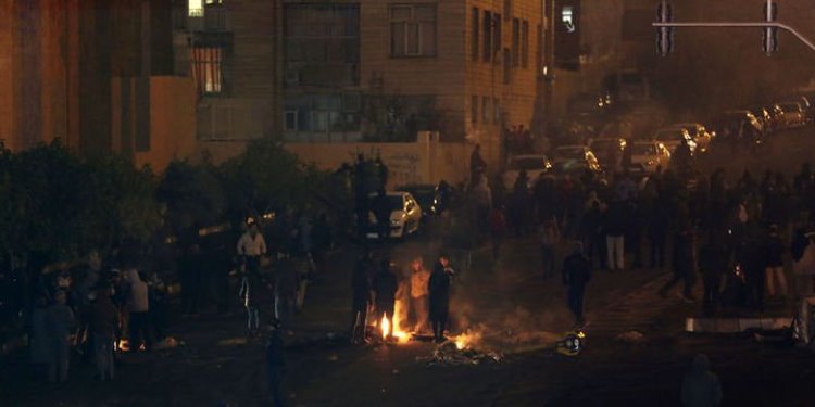 İran'da protestolar şiddetlenecek: Benzinden sonra elektrik ve suya zam hazırlığı