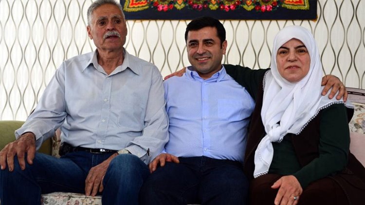 Demirtaş'ın annesi: Selahattin'den korkuyorlar...