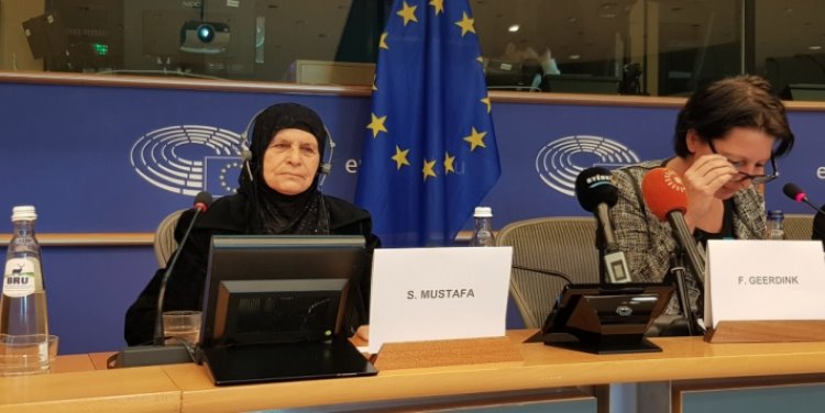 Avrupa Parlamentosu'nda konuşan Hevrin Halef'in annesi ayakta alkışlandı