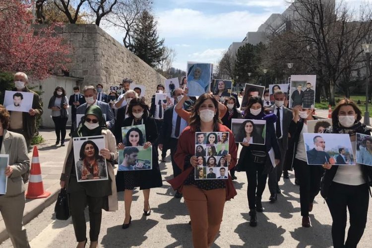 HDP’li vekiller Meclis’te yürüyüş yaptı: İnfazda eşitlik istiyoruz