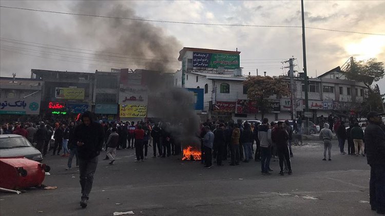 İranlı vekil: Protestocuların ölümünden İçişleri Bakanı sorumlu