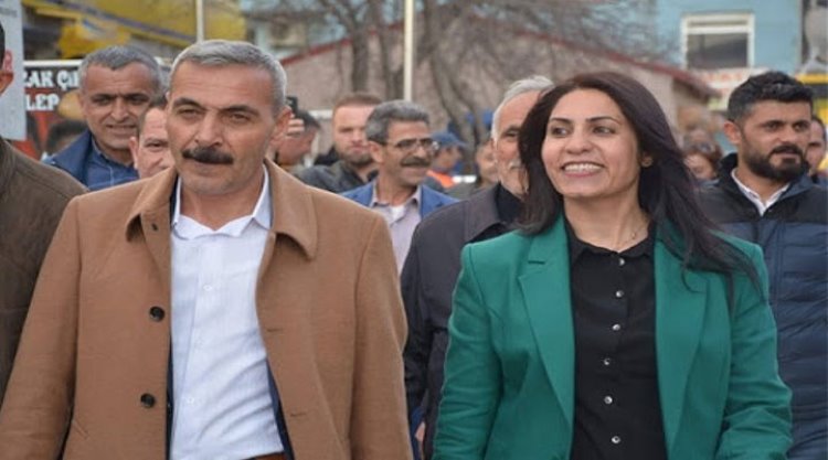 HDP iki belediye eş başkanını disipline sevk etti