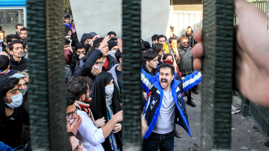 “İran'ın halkına mesajı: İsyan ederseniz ölürsünüz”