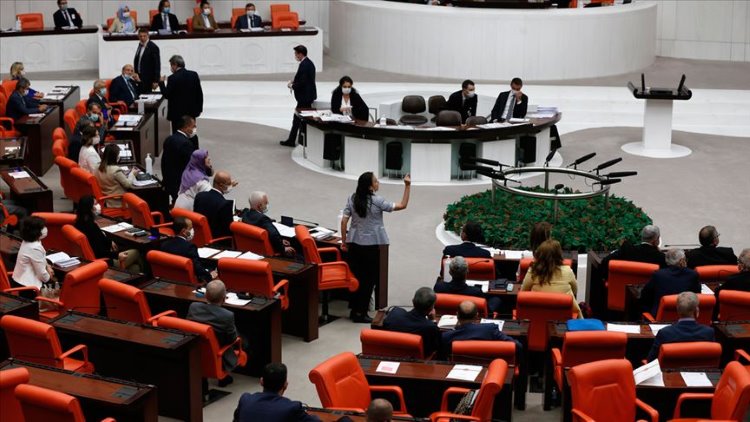 TBMM Genel Kurulunda AK Parti ile HDP milletvekilleri arasında tartışma