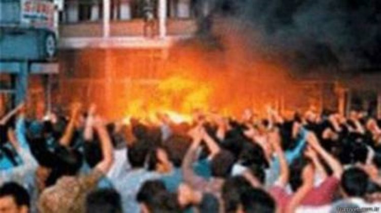 PAK: Sivas’ta Madımak Oteli Yangınında Yakılarak Katledilenleri Saygıyla Anıyoruz
