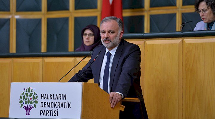 Ayhan Bilgen partisini eleştirdi: "HDP tersine Türkiyelileşme yaşıyor"