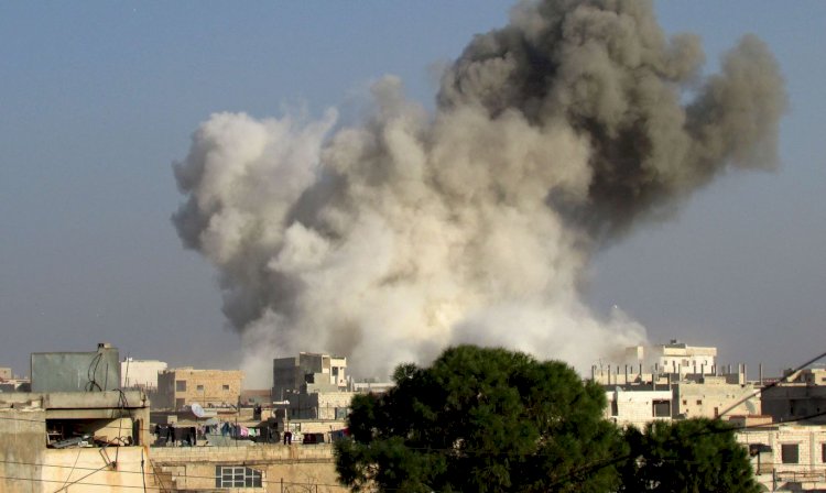Rus savaş uçakları, İdlib'de SMO'ya ait kampı vurdu: Çok sayıda ölü var