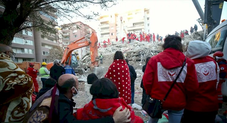 İzmir'deki depremde ölü sayısı 79'a yükseldi
