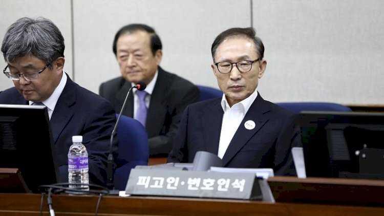 Rüşvet suçundan 17 yıla mahkum olan eski Güney Kore Cumhurbaşkanı hapse gönderildi