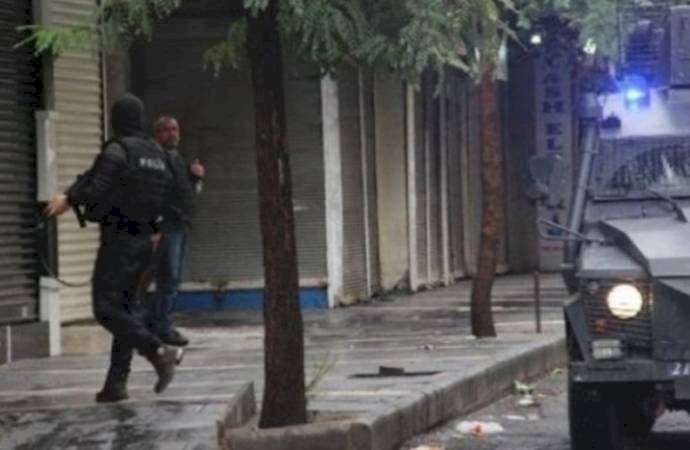 Diyarbakır'da çok sayıda avukat gözaltına alındı