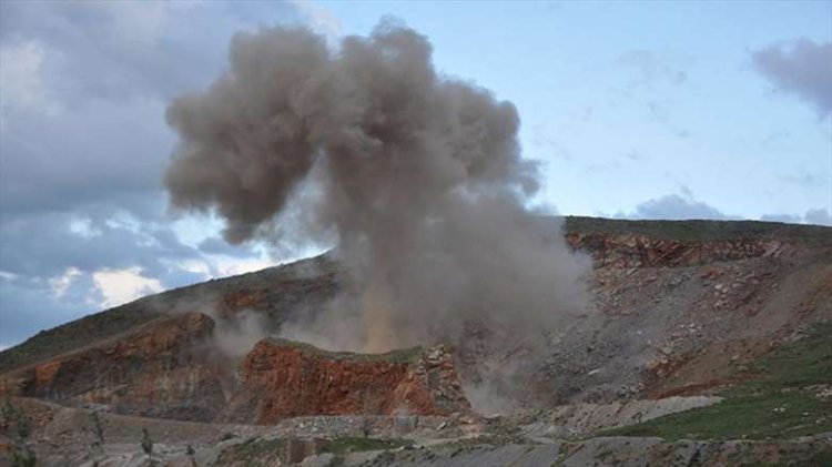 TSK savaş uçakları, Zaho kırsalında PKK'ye ait aracı vurdu