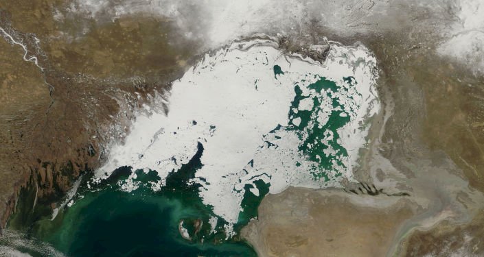 Hazar Denizi'nde sıra dışı kalınlıkta buz oluştu