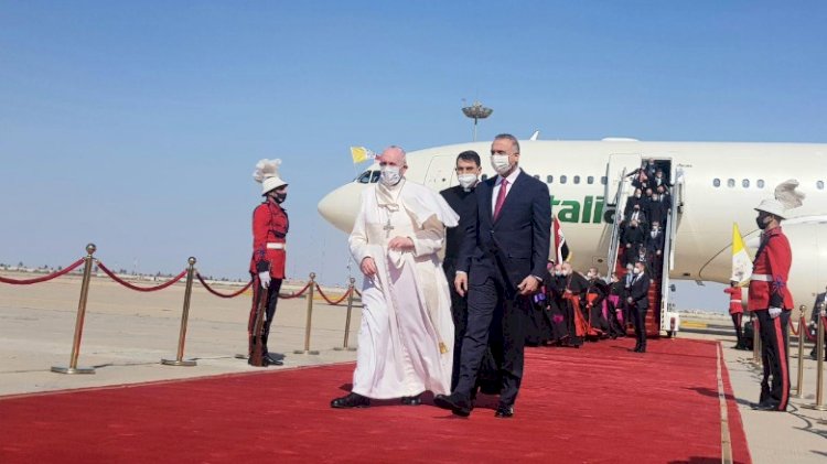 Tarihi ziyaret başladı... Papa Franciscus Irak'ta