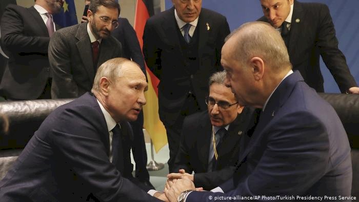 Karadeniz'de gerginlik sürerken Putin'den Erdoğan'a Montrö mesajı