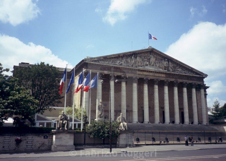 Fransa: Erbil saldırısını şiddetle kınıyoruz