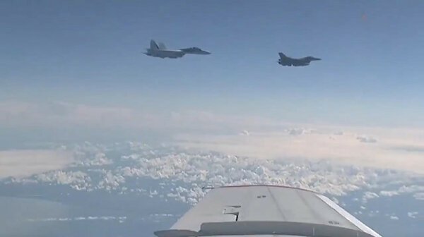NATO savaş uçakları Rus savaş uçaklarını önledi