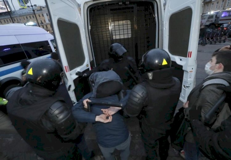 Rusya’da binden fazla Navalni destekçisi gösteriler sırasında gözaltına alındı