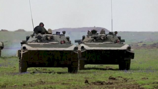 Rusya, Ukrayna sınırındaki askerlerini geri çekiyor
