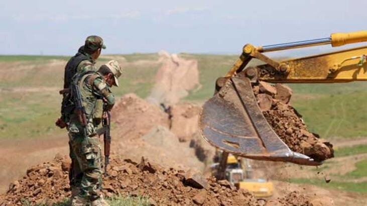 Irak ordusu Suriye sınırı boyunca hendek kazmaya başladı