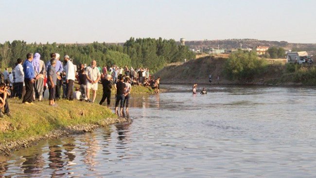 Dicle Nehri'ne giren genç boğularak hayatını kaybetti