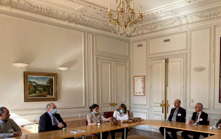 Rojava heyeti, Fransa Parlamentosu’nda, Dış İlişkiler Komitesi ile bir araya geldi