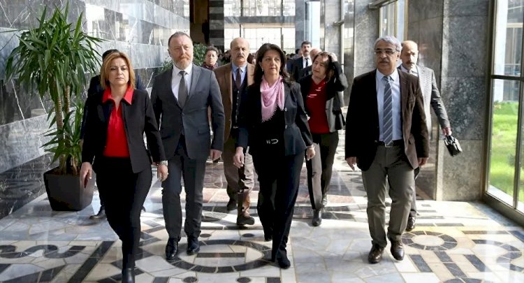 HDP'li Tiryaki: Eş genel başkanların telefon görüşmeleri dinlenmiş