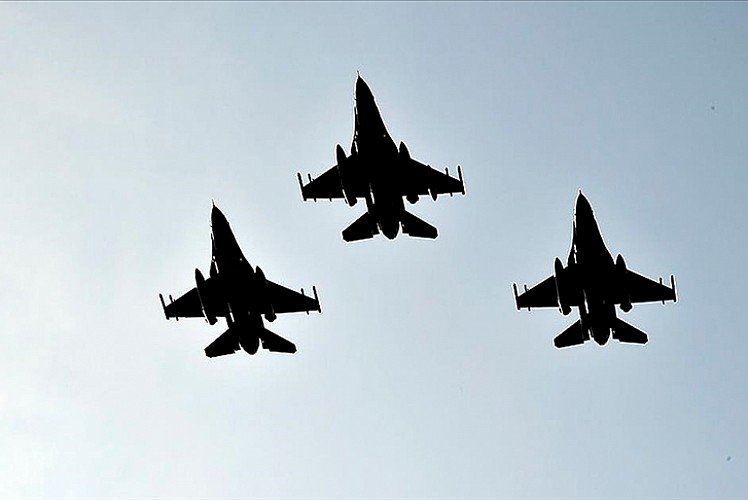 Türk ve ABD savaş uçaklarından ortak devriye