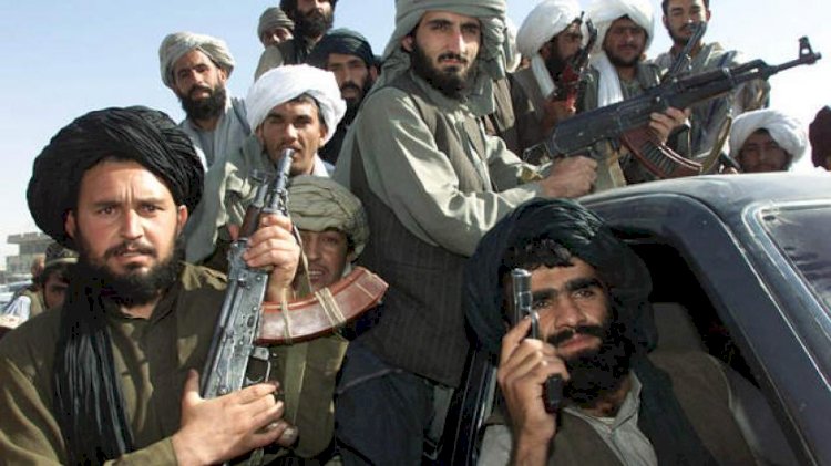 Taliban İran sınırındaki geçiş noktasını ele geçirdi
